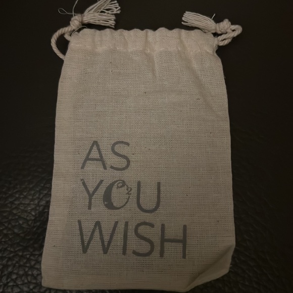 New Retired ORIGAMI OWL Gold Chain CORAL ENAMEL WISH LOCKET Hinged Oval HTF - Picture 5 of 5